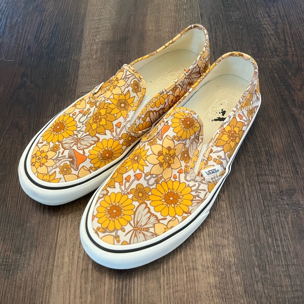 Women’s Floral Slip-on Vans